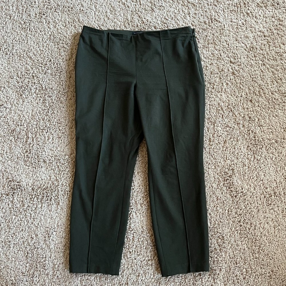 BR Pintuck pants green size 16s
